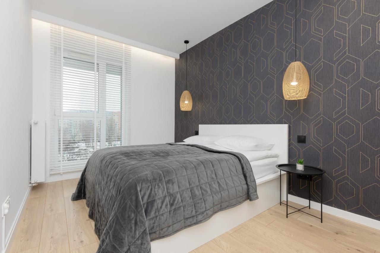 Loft Apartment With Parking In Warsaw By Noclegi Renters Bagian luar foto