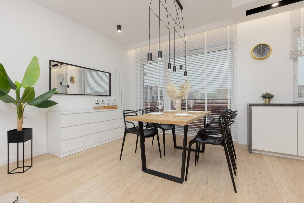 Loft Apartment With Parking In Warsaw By Noclegi Renters Bagian luar foto