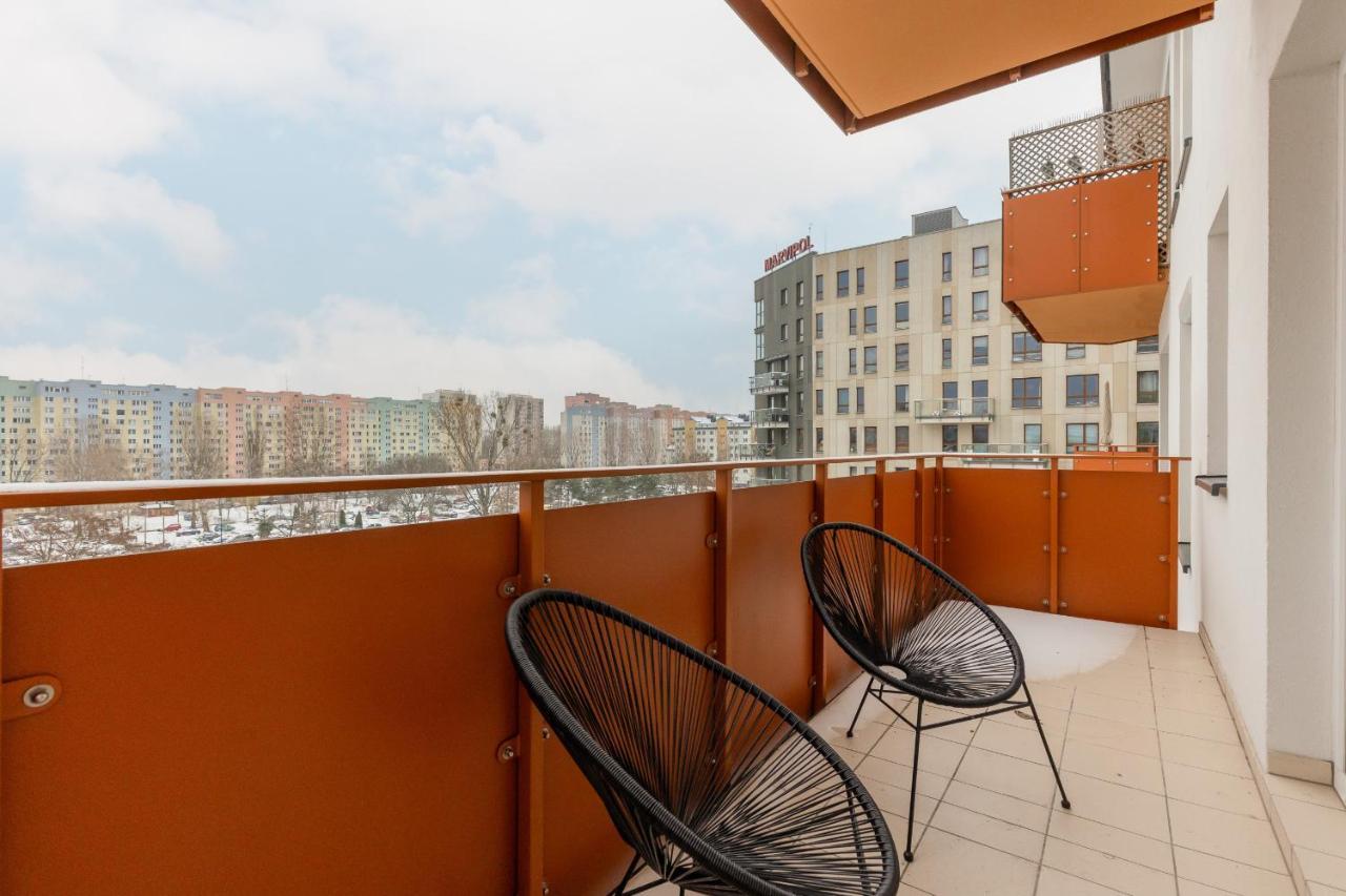 Loft Apartment With Parking In Warsaw By Noclegi Renters Bagian luar foto
