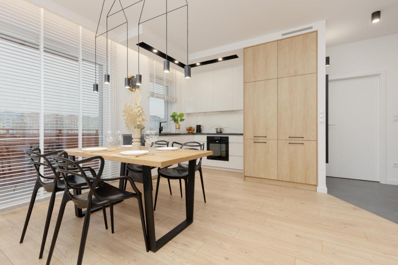 Loft Apartment With Parking In Warsaw By Noclegi Renters Bagian luar foto